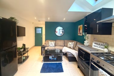 1 bed house, Warwards Lane - Room 1, Stirchley, Birmingham, B297RA - Image 5