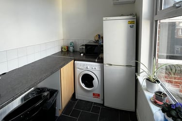 2 bed house, Peveril Street, Radford, Nottingham, NG74AH - Image 2