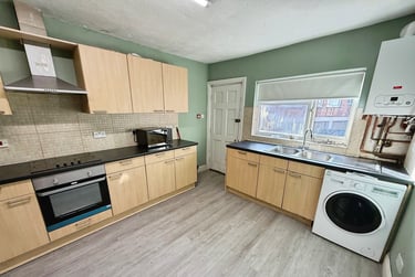 6 bed house, Derby Road, Lenton, Nottingham, NG71QN - Image 2