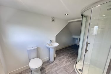 4 bed house, Peacock Crescent, Clifton, Nottingham, NG118EP - Image 10