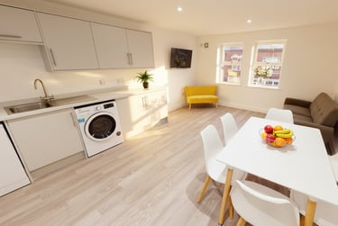 10 bed house, Raddlebarn Court, Selly Park, Birmingham, B297AT - Image 1