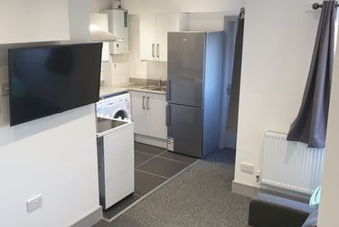 4 bed flat, Flat 3 - 78 Bournbrook, Selly Park, Birmingham, B297BU - Image 1