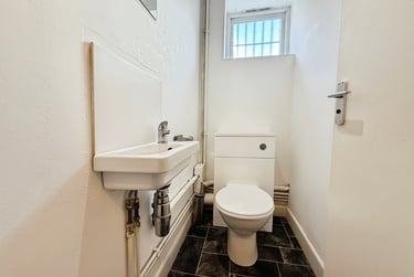 4 bed house, Chapel Court, Lenton, Nottingham, NG71HP - Image 10