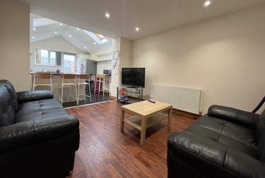 5 bed house, Hubert Road - 5 bed, Selly Park, Birmingham, B296DS - Image 1