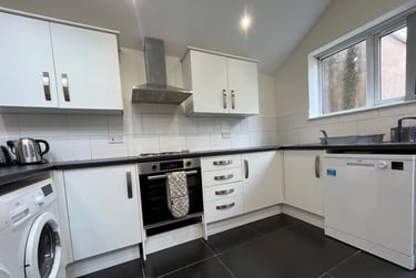 5 bed house, Hubert Road - 5 bed, Selly Park, Birmingham, B296DS - Image 4