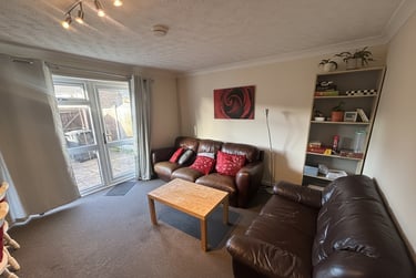 5 bed house, Saxton Close, Beeston, Nottingham, NG92DU - Image 1