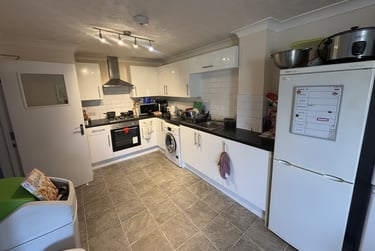 5 bed house, Saxton Close, Beeston, Nottingham, NG92DU - Image 2
