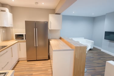6 bed house, Rolleston Drive, Lenton, Nottingham, NG71LA - Image 2