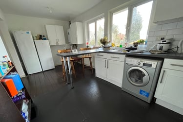 4 bed house, Hawton Crescent - 4 Bed Ex Bills, Lenton, Nottingham, NG81BZ - Image 2