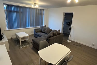 2 bed flat, Arden Grove - 2 bed, City Centre, Birmingham, B168HQ - Image 2