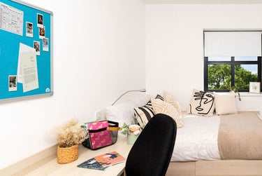 Classic Studio at Castle Hill, 3 Histon Rd, City Centre, Cambridge, CB43BF - Image 1