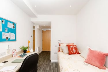 Classic En-suite at Castle Hill, 3 Histon Rd, City Centre, Cambridge, CB43BF - Image 1