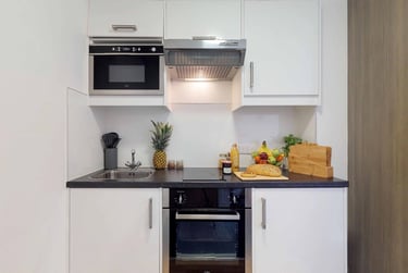 Deluxe Studio at Haymarket, 5 West Park Place, City Centre, Edinburgh, EH112EE - Image 3