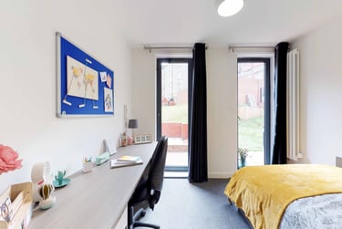 Premium Studio at Haymarket, 5 West Park Place, City Centre, Edinburgh, EH112EE - Image 4