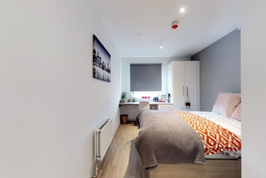 Classic En-suite - Image 1