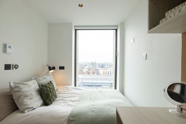 Penthouse Ensuite at Martha Street Apartments, 77 John Street, City Centre, Glasgow, G11JF - Image 2