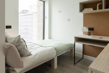 Penthouse Ensuite at Martha Street Apartments, 77 John Street, City Centre, Glasgow, G11JF - Image 1