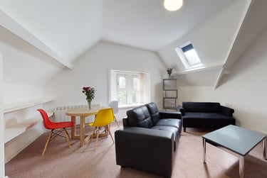 3 bed flat, Greenbank road, Greenbank, Plymouth, PL48NH - Image 1