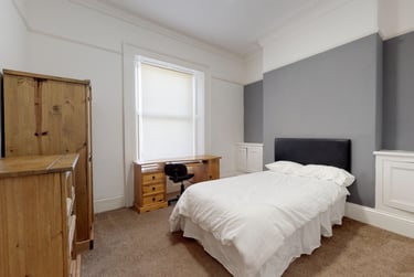 5 bed house, Hill Park Crescent, Near university, Plymouth, PL48JW - Image 2
