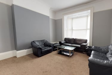 5 bed house, Hill Park Crescent, Near university, Plymouth, PL48JW - Image 3