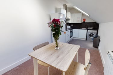 2 bed flat, Greenbank road, Greenbank, Plymouth, PL48NH - Image 6