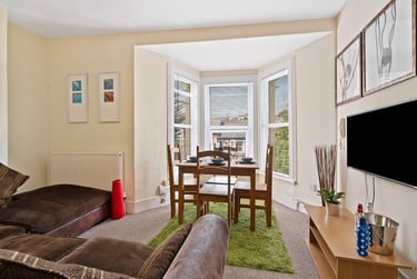 4 bed house, Lisson Grove, Mutley, Plymouth, PL47DN - Image 1
