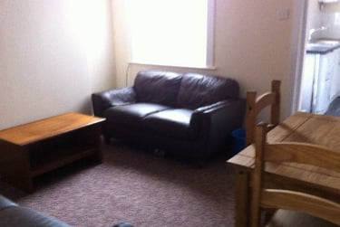 4 bed house, Newcombe Road, Earlsdon, Coventry, CV56NH - Image 1