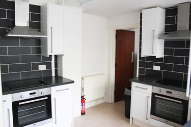 8 bed house, North Road East, City centre, Plymouth, PL46AS - Image 5