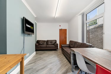 8 bed house, North Road East, City centre, Plymouth, PL46AS - Image 6