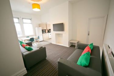 8 bed house, Brackenbury Road, Near university, Preston, PR17UP - Image 1