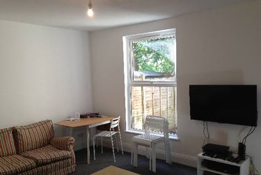 5 bed house, Nailsworth Terrace, Near university, Cheltenham, GL504BE - Image 2