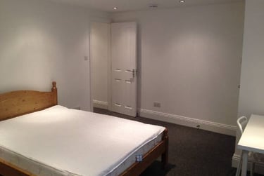 5 bed house, Nailsworth Terrace, Near university, Cheltenham, GL504BE - Image 5