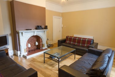 8 bed house, Victoria rd, Hyde park, Leeds, LS61DS - Image 8