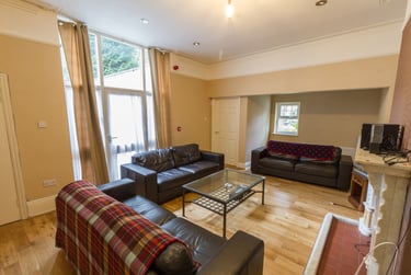 8 bed house, Victoria rd, Hyde park, Leeds, LS61DS - Image 9