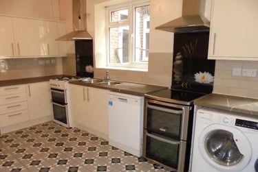 9 bed house, Mauldeth Road Fallowfield, Fallowfield, Manchester, M204NF - Image 4