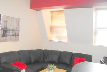 7 bed flat, 7 Tithebarn Street, City centre, Preston, PR11DL - Image 1