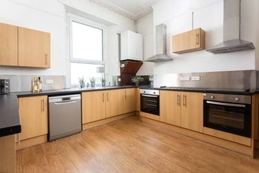 11 bed house, Sutherland Road, Mutley, Plymouth, PL46BW - Image 2