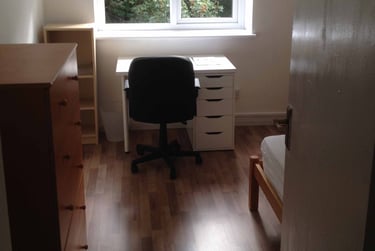 2 bed flat, Greenwich Area, Woolwich, London, SE185PU - Image 3
