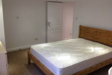 5 bed house, Courtenay Street, Francis Close Hall, Cheltenham, GL504LR - Image 6