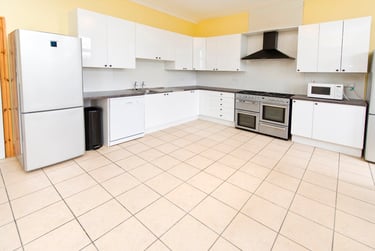 6 bed house, Barrack lane, Lenton, Nottingham, NG71AN - Image 2