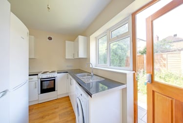 5 bed house, Canbury Park Road, Kingston upon thames, Kingston, KT26LQ - Image 1