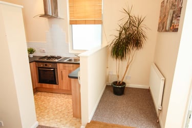 1 bed flat, Devonport Road, Stoke, Plymouth, PL34DL - Image 4