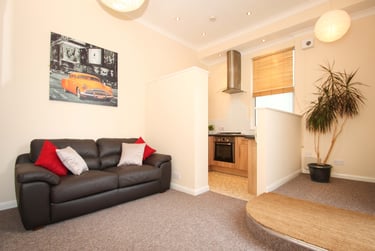 1 bed flat, Devonport Road, Stoke, Plymouth, PL34DL - Image 7