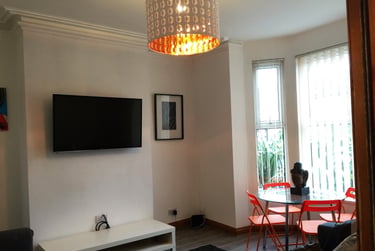 5 bed house, Great Cheetham Street West, City centre, Salford, M72JB - Image 1