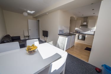 4 bed flat, Deacon House, Near university, Leicester, LE27EF - Image 3