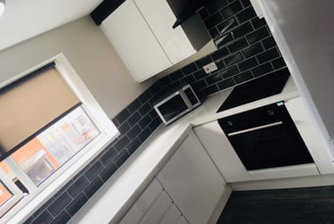 3 bed flat, Oxheys Street, Plungington, Preston, PR17PS - Image 1