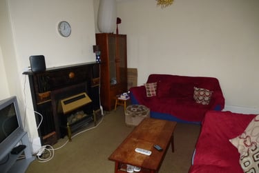 6 bed house, Queens Crescent, City Centre, Exeter, EX46AY - Image 2