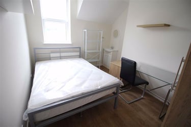 6 bed house, Ashford Street, Shelton, Stoke, ST42EH - Image 2