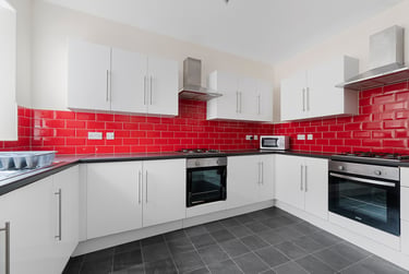 8 bed house, Connaught Avenue, Mutley, Plymouth, PL47BX - Image 1