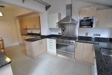 5 bed house, Magdalen Road, St leonards, Exeter, EX24TX - Image 1